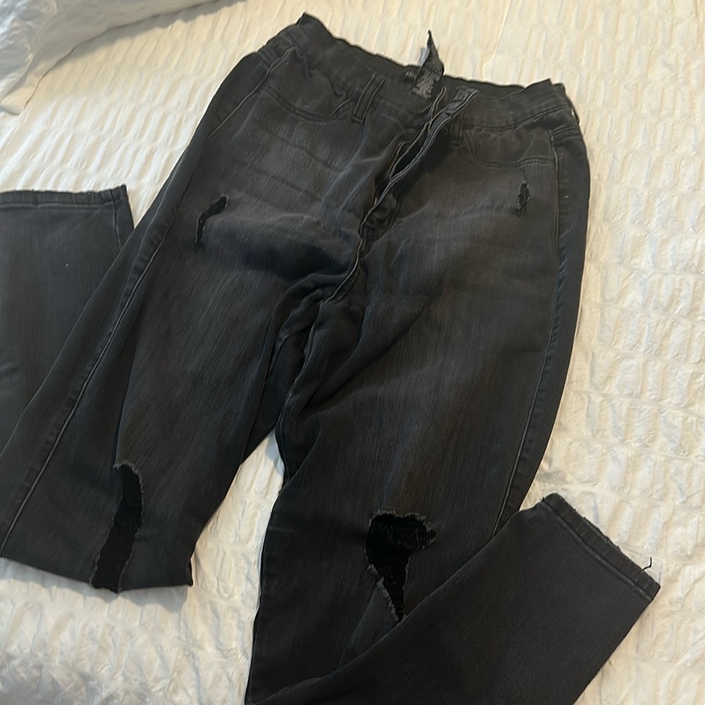 Black Distressed Jeans